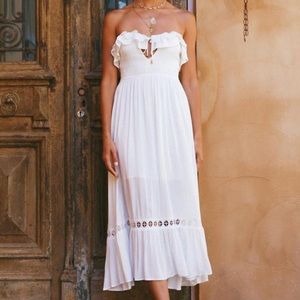 RUFFLE STRAPLESS SMOCKED PANEL MIDI DRESS - WHITE